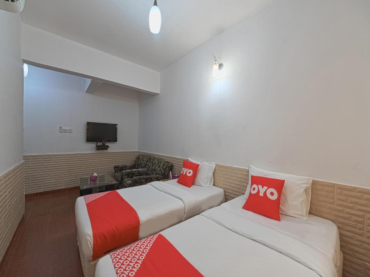 Oyo 120 Seeb Guest House Muscat Exterior photo